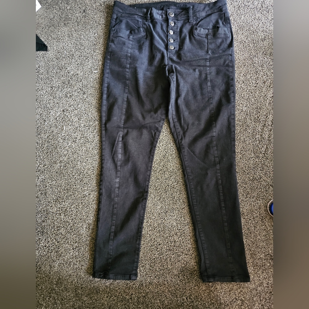 American Eagle High Waisted Black Buttonfly Jeans